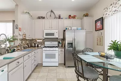 19493 Tor Hill, Apple Valley, CA 92308 - Photo 8