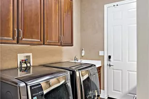 689 Crystal Mountain, Riverside, CA 92506 - Photo 36