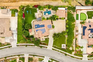 689 Crystal Mountain, Riverside, CA 92506 - Photo 4