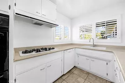 1870 Burch Avenue, Simi Valley, CA 93063 - Photo 12