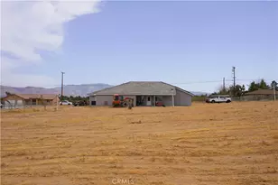 18702 Atlantic St, Hesperia, CA 92345 - Photo 4