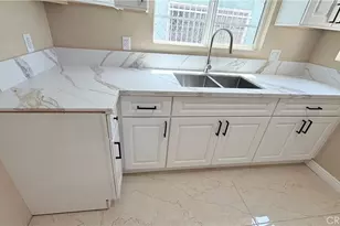 11154 Towne, Los Angeles, CA 90061 - Photo 18