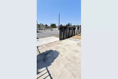 11154 Towne, Los Angeles, CA 90061 - Photo 54