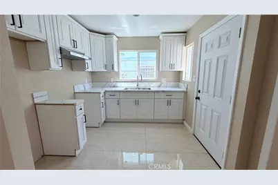 11154 Towne, Los Angeles, CA 90061 - Photo 14