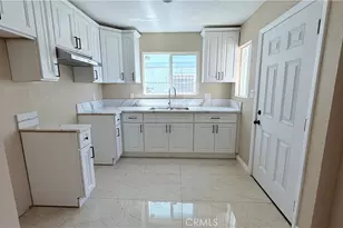 11154 Towne, Los Angeles, CA 90061 - Photo 14