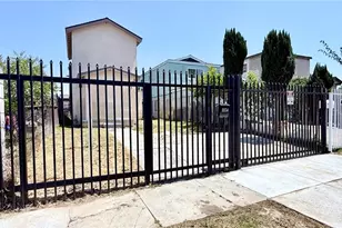 11154 Towne, Los Angeles, CA 90061 - Photo 56