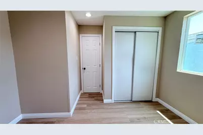 11154 Towne, Los Angeles, CA 90061 - Photo 38