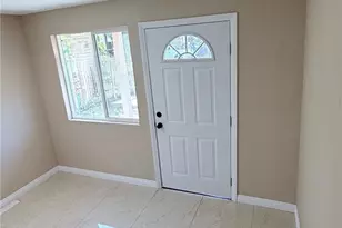11154 Towne, Los Angeles, CA 90061 - Photo 10