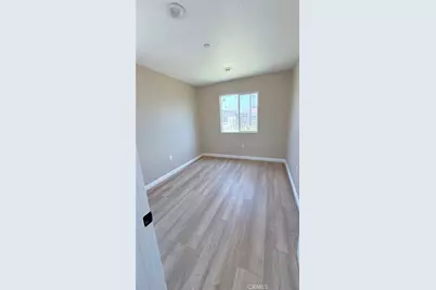 11154 Towne, Los Angeles, CA 90061 - Photo 40