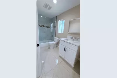 11154 Towne, Los Angeles, CA 90061 - Photo 26