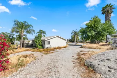 22540 Markham Street, Perris, CA 92570 - Photo 4