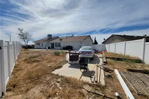 12206 Moonlit Ct, Victorville, CA 92392 - Photo 4