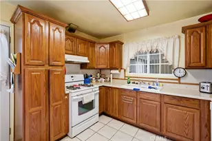 2731 W Victoria St, Rialto, CA 92376 - Photo 12