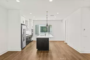 102 Sorrel Ct, Burbank, CA 91506 - Photo 8