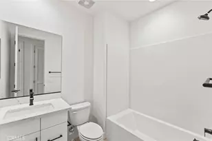 102 Sorrel Ct, Burbank, CA 91506 - Photo 30
