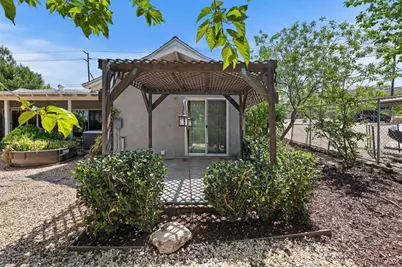 115 East Street, Norco, CA 92860 - Photo 32