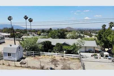 115 East Street, Norco, CA 92860 - Photo 40