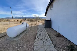12911 Corton, Phelan, CA 92371 - Photo 6