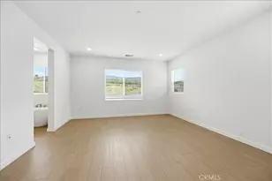 23716 Wilcox Dr, Newhall, CA 91321 - Photo 16