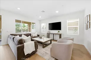 23716 Wilcox Dr, Newhall, CA 91321 - Photo 4