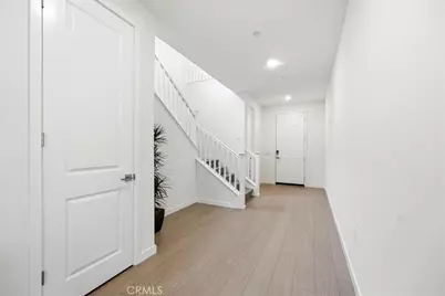 23716 Wilcox Drive, Newhall, CA 91321 - Photo 2