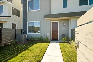 27314 Bear Creek Ln, Valencia, CA 91381 - Photo 2