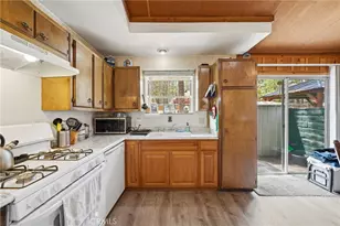 41869 Brownie Ln, Big Bear Lake, CA 92315 - Photo 32