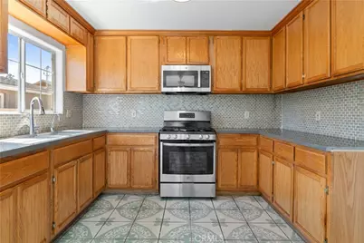 217 E 5th Street, Perris, CA 92570 - Photo 8