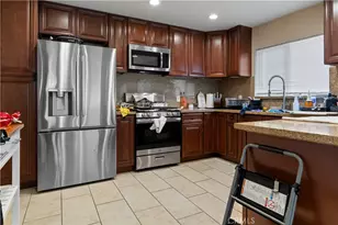 217 E 5th St, Perris, CA 92570 - Photo 38