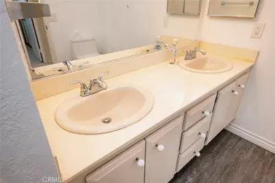 2001 W San Lorenzo, Santa Ana, CA 92704 - Photo 34