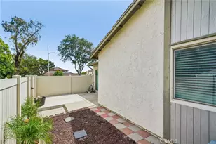 551 D, Upland, CA 91786 - Photo 32