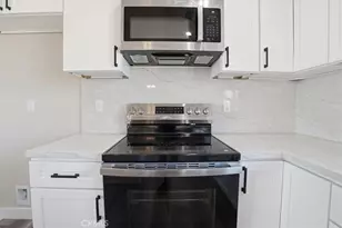 16135 Tawney Ridge Ln, Victorville, CA 92394 - Photo 14