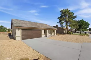 16135 Tawney Ridge Ln, Victorville, CA 92394 - Photo 2