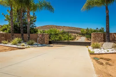 9609 Equestrian Drive, Riverside, CA 92503 - Photo 34