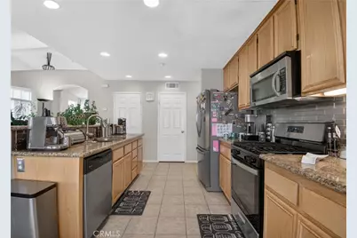 15370 Twinberry Court, Fontana, CA 92336 - Photo 10