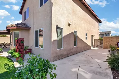 15370 Twinberry Court, Fontana, CA 92336 - Photo 8