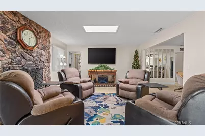 42162 Carnegie, Hemet, CA 92544 - Photo 8