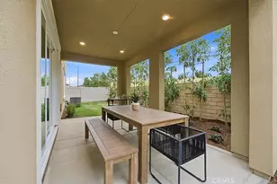 23712 Wilcox Dr, Newhall, CA 91321 - Photo 32