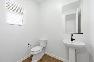 23712 Wilcox Dr, Newhall, CA 91321 - Photo 14
