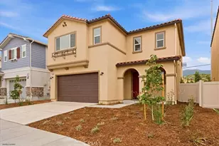 23720 Wilcox Dr, Newhall, CA 91321 - Photo 2