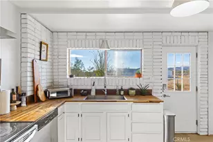 60611 Birdie Ln, Landers, CA 92285 - Photo 10