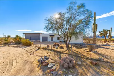 60611 Birdie Ln, Landers, CA 92285 - Photo 2