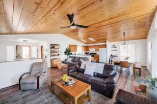 33159 Holcomb Creek, Green Valley Lake, CA 92341 - Photo 4