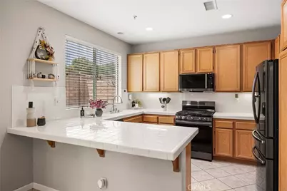 5832 Pine Valley, Fontana, CA 92336 - Photo 18