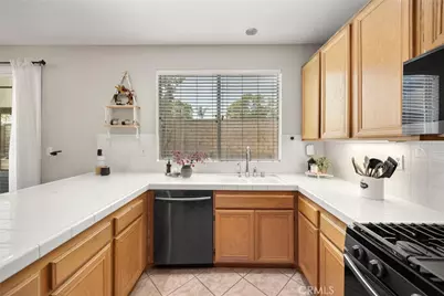 5832 Pine Valley, Fontana, CA 92336 - Photo 20