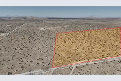 210 Largo Vista, Llano, CA 93591 - Photo 2