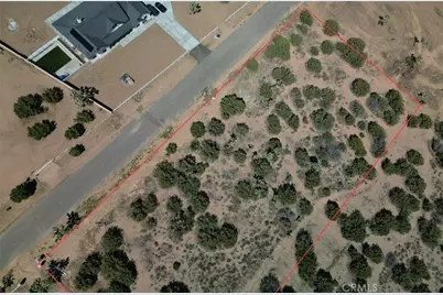 11075 Heartland, Oak Hills, CA 92344 - Photo 10