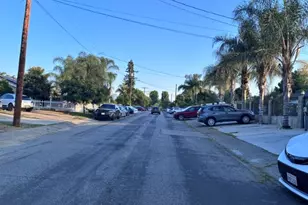 6249 Longridge, Van Nuys, CA 91401 - Photo 2