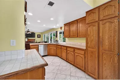 17347 Northlake, Riverside, CA 92503 - Photo 8