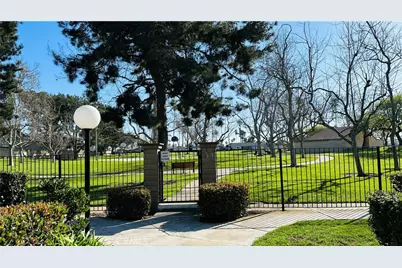 18242 Parkview #106, Huntington Beach, CA 92648 - Photo 20